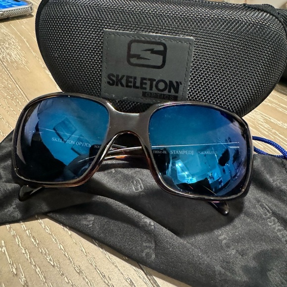 Skeleton Polarized sunglasses - Picture 1 of 3